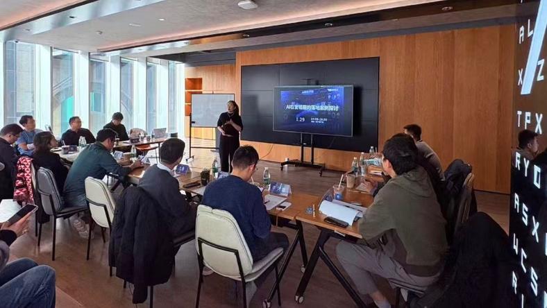 2026营销服AI落地考:谁在系统突破,谁在局部自嗨?|虎嗅智库判断闭门会